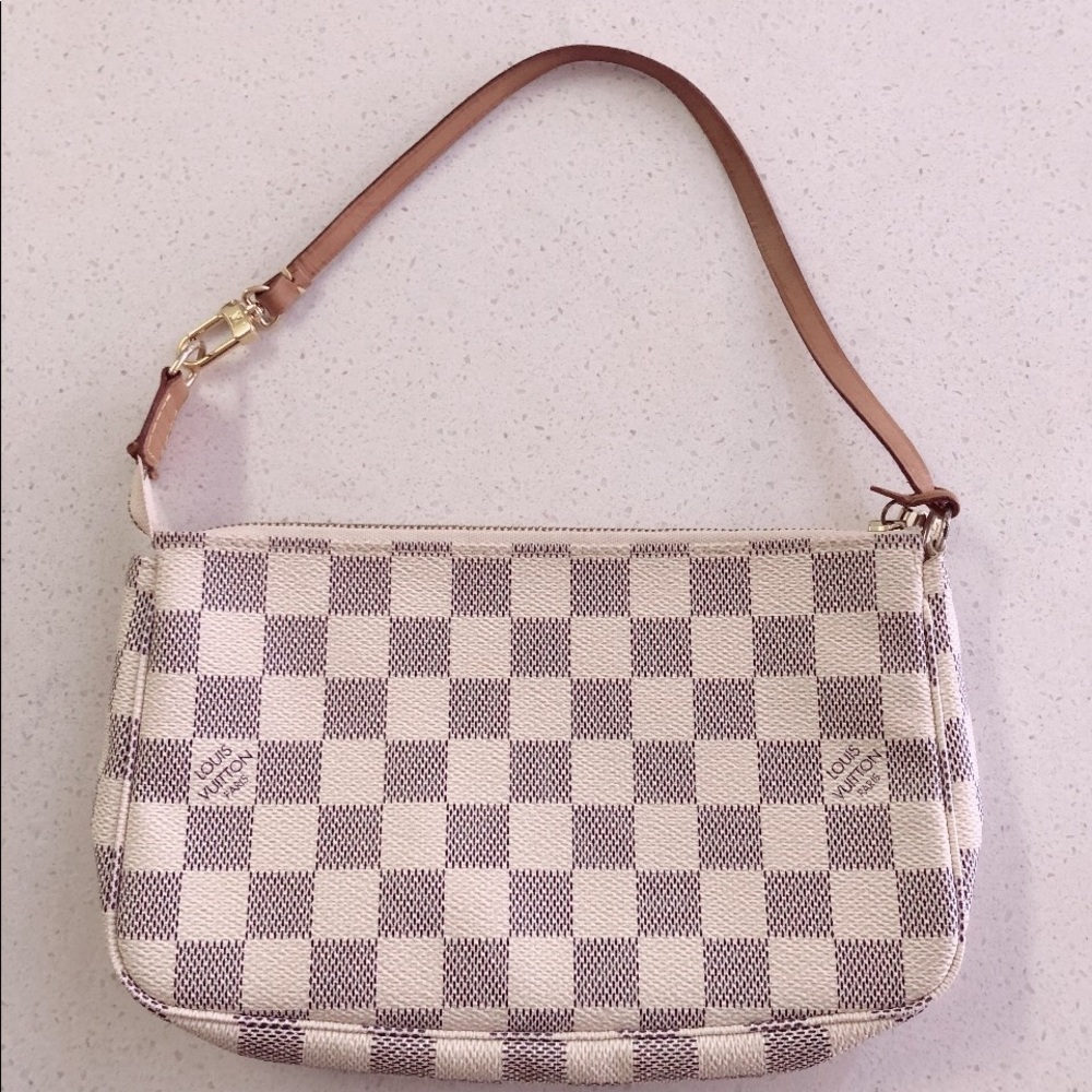 Louis Vuitton pochette accessoires